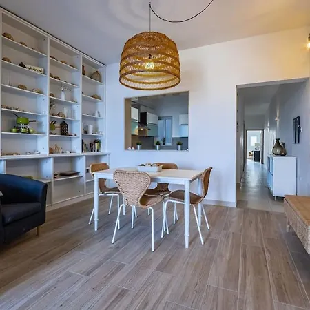 Coastal Charm Ghadira Bay Flat * 梅利哈